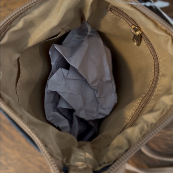 ***Valerie Stevens Crossbody Bags 1 black, 1 brown Great as gifts!🎁 - Picture 6 of 6